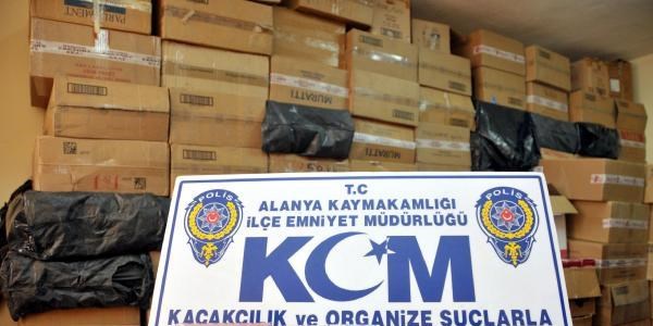 Alanya'da kaçak sigara baskını