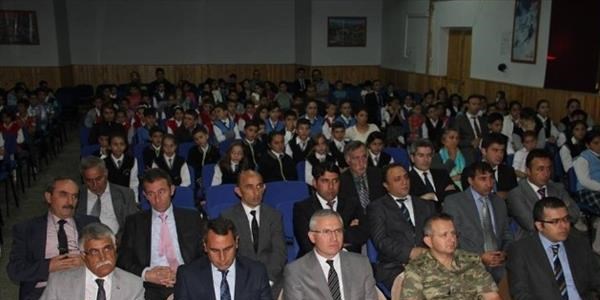 Oltu'da ders zili çaldı, okul heyecanı başladı