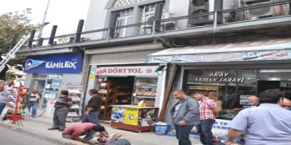 Cami terasından düşen işçi yaralandı