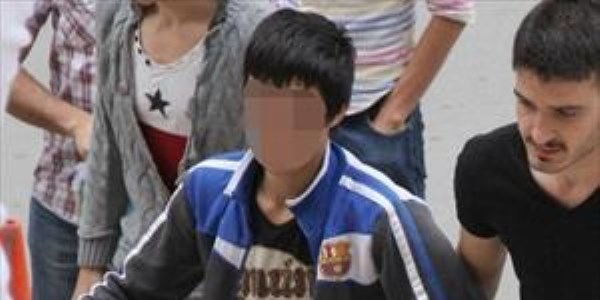 Silahlı genç, polisten kaçamadı