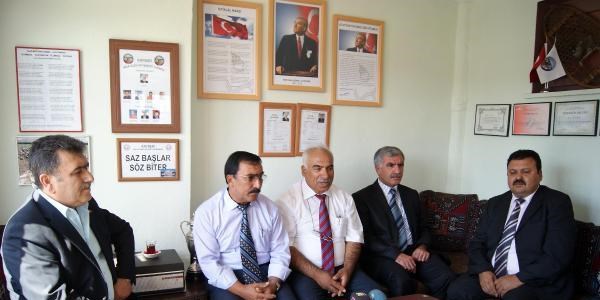 Ozanlara harçlık için işadamlarından destek istedi