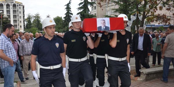 Kazada hayatını kaybeden Emekli Emniyet Müdürü toprağa verildi