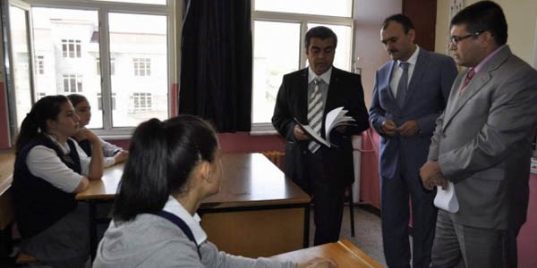 Vali boş dersi bastı