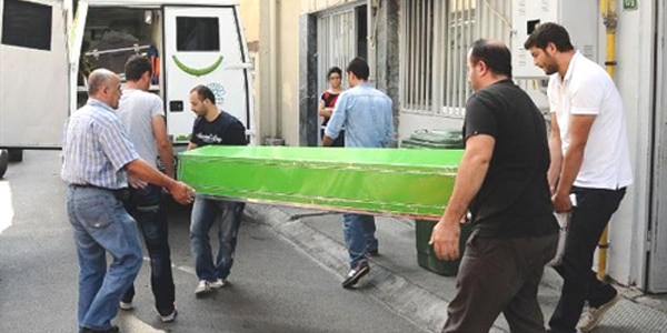 Eşi ile oğlu arasındaki kavgayı ayırdıktan sonra fenalaşan kadın hastanede öldü