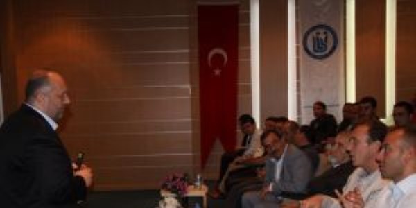 Bayburt Üniversitesi'nde 'Güneş Enerjisinden Elektrik Üretimi' konferansı