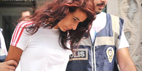 Yaşlı kadınların kolyelerini alıp kaçıyordu