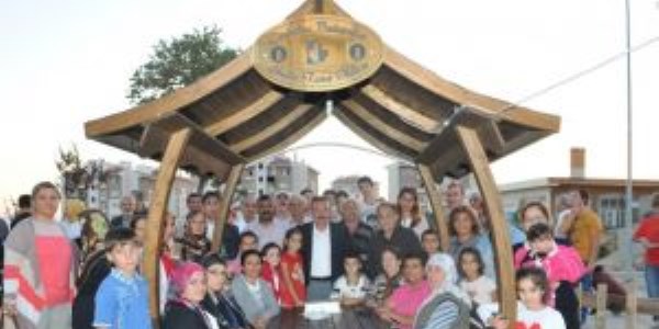 TOKİ arızalı konutları sakinleri çardakta buluştu