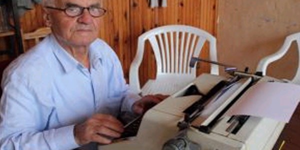 Artık yok olmaya yüz tutan bir meslek 'Arzuhalcilik'