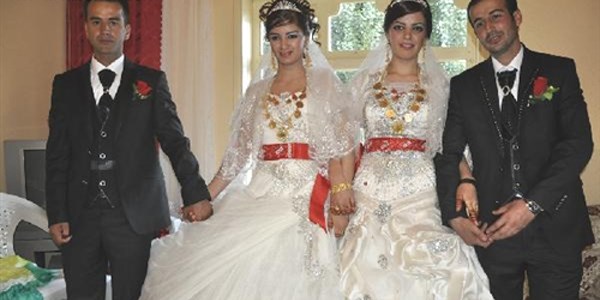 2 erkek kardeş, 2 kız kardeşle evlendi