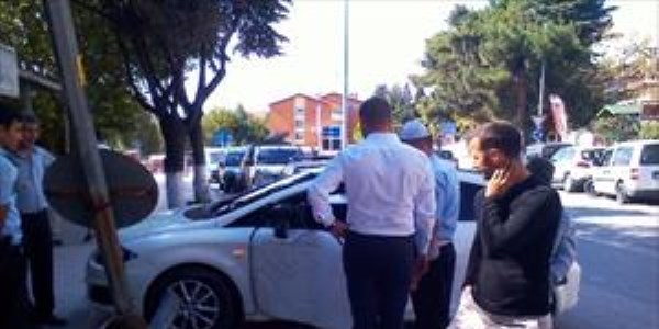 Direğe çarptı, yara almadan kurtuldu