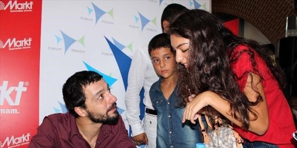 Mehmet Erdem Forum Mersin'de sevenleriyle buluştu