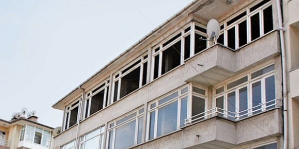 Okul binasında düşük kalite beton kullanmışlar