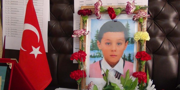 Okulda dolabın altında kalarak ölen çocuğun görüntüleri basına dağıtıldı
