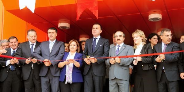 Bakan Çelik, 21 yılda tamamlanan kültür merkezini hizmete açtı