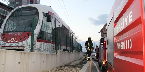 Tramvaydaki yangın korkuttu
