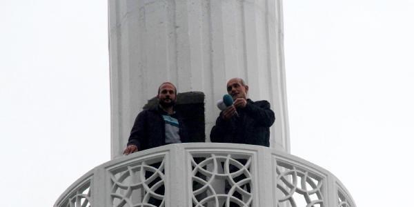 İnşa ettiği minareye çıkıp alacağını istedi, işleri arttı