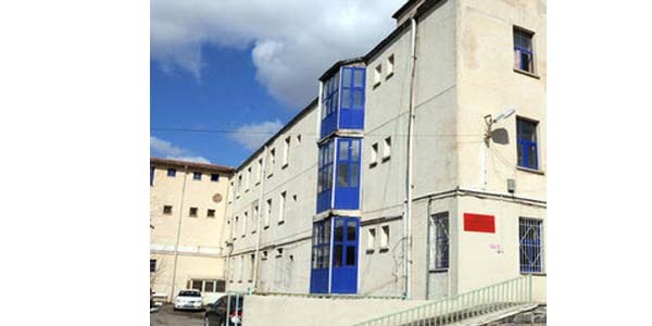 Adliye tuvaletinde basıldılar