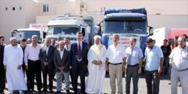 Şanlıurfa'dan Suriye'ye 2 kamyon gıda yardım