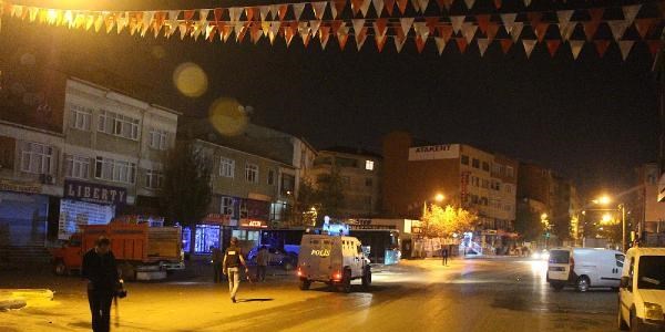 Başbakanın geçiş güzargahında polislere ateş edildi