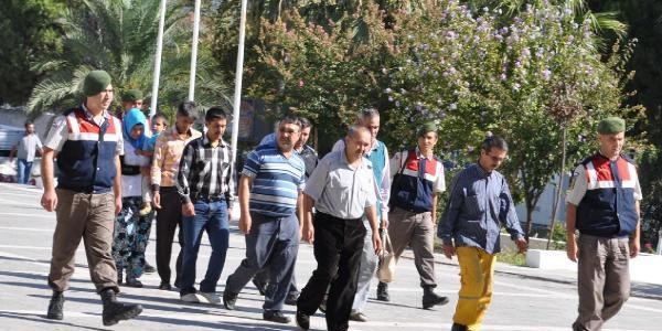 Helikopterin düştüğü orman yangınını çıkartan 8 gözaltı