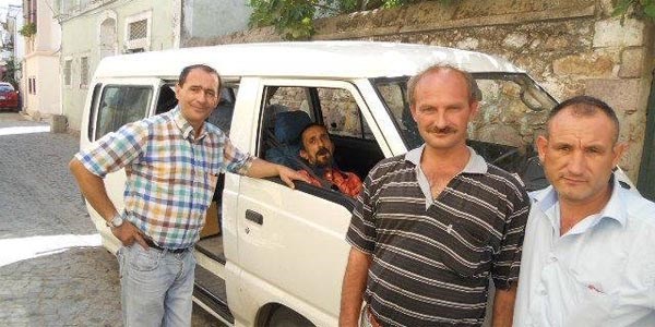 Engelliler, mavi kapak ve hurdalarla hayat buluyor