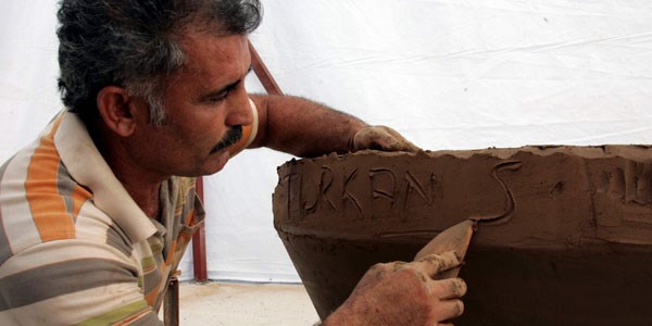 Altın portakallı sanatçıların isimleri devasa çömlek küpün üzerinde ölümsüzleşecek