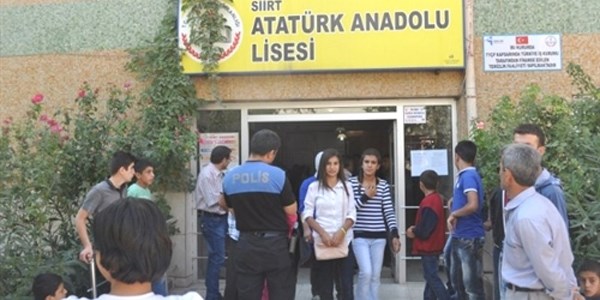 Siirt Akademi'den 200 öğrenciye dershane eğitimi