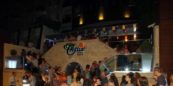 Otelin hamamında çıkan yangın korkuttu