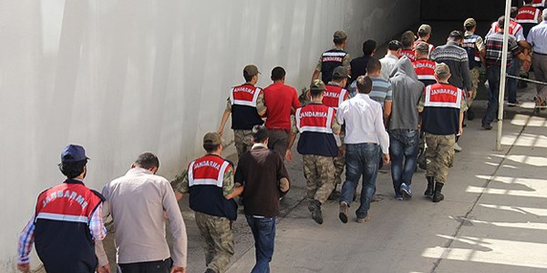 11 asker rüşvetten tutuklandı