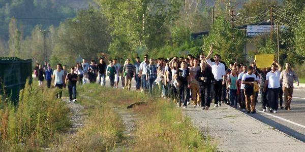 niversitelilerin minibs creti zamm protestosu