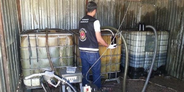 İzmir'de kaçak akaryakıt operasyonu