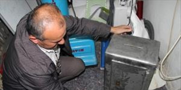 Caminin yardım kasasından 162 lira çalınmış