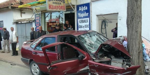 Cenaze dönüşü kaza: 3 yaralı