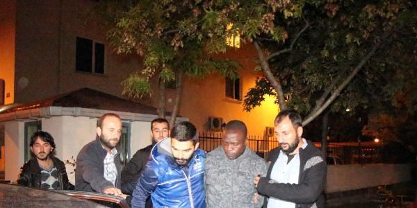 3 dil bilen ithal dolandırıcılar suçüstü yakalandı