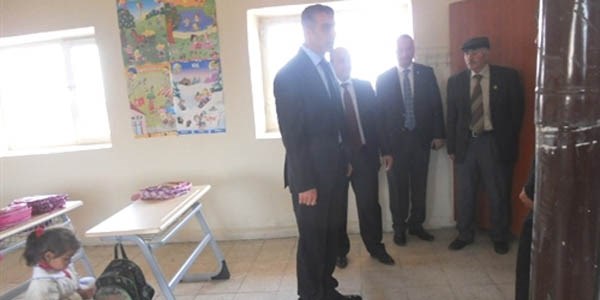 Kars Emniyet Müdürlüğü Derecik Köyü İlköğretim Okulu'nun tadilatını yaptı
