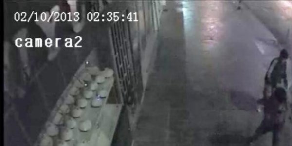 Kuyumcu soyguncularına bu kez 'kırılmaz cam' engeli