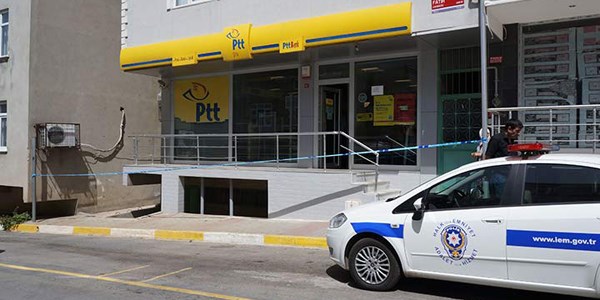 PTT şubesinde kar maskeli soygun