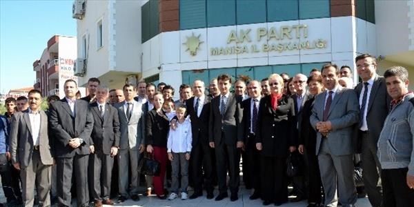 Manisa'da Ak Parti'den ilk adaylık başvurusu Mersinli'den