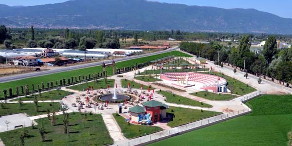 4,5 yılda Simav'a 12 park