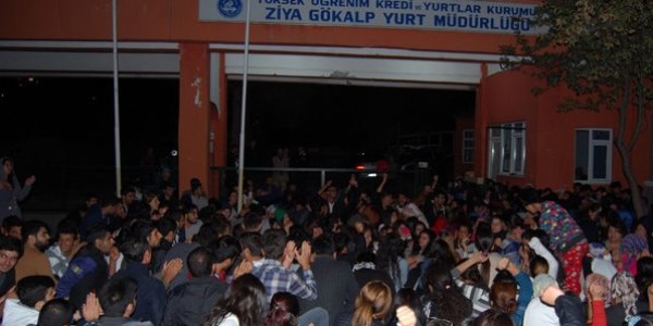 Diyarbakr'da kz rencilerden 'taciz' eylemi