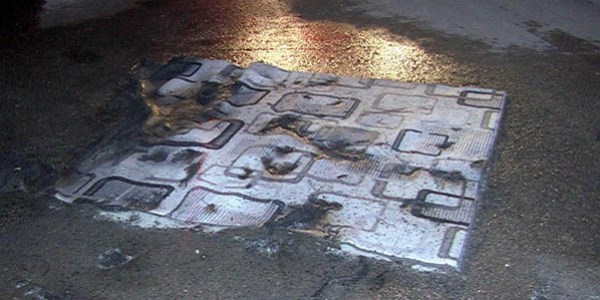 Balkondan uçan halı elektrik tellerini patlattı