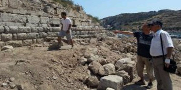 Başkan Tokçan'dan kazı heyetine sürpriz ziyaret