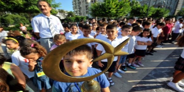 İlköğretimde, öğrenci andını kaldıran düzenleme yayınlandı