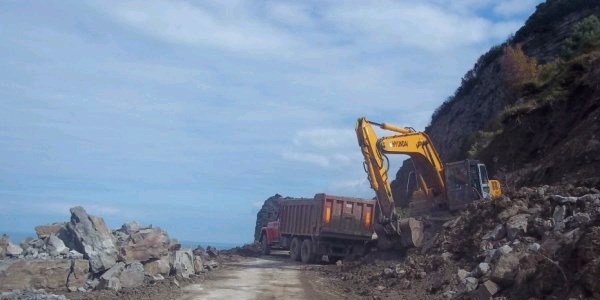 Çöken ölüm yolunda çalışma başlatıldı