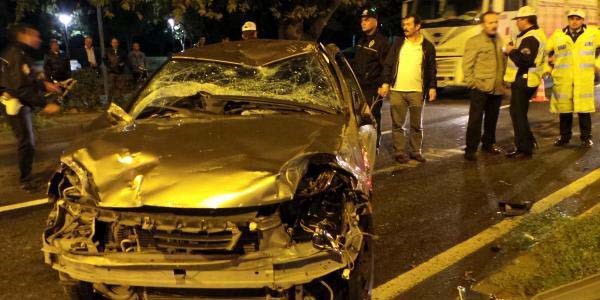 TIR ile polis aracı çarpıştı: 2 polis yaralı