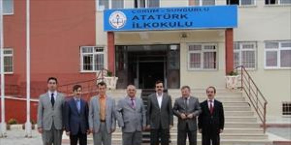 Sungurlu Belediyesinden okullara bank yardımı