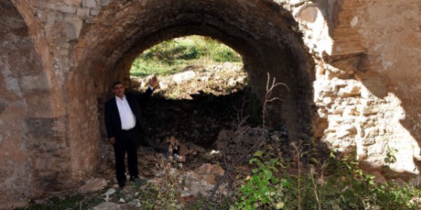 7 asırlık tarihi kilise yok olma tehlikesiyle karşı karşıya