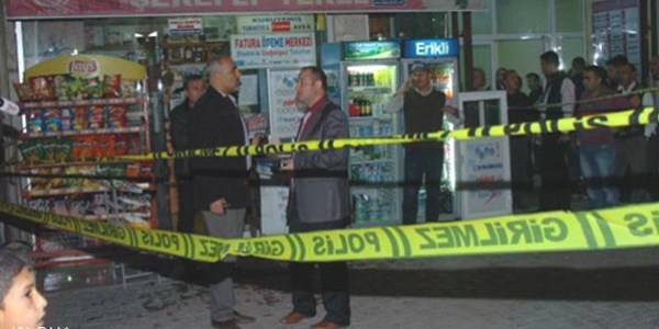 Borcunu istediği arkadaşı tarafından öldürüldü