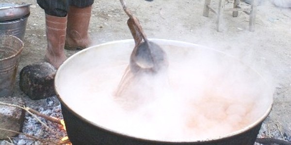 Mut'ta nar ekşisi sezonu başladı