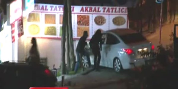Sokak ortasında öldüresiye dayak kamerada